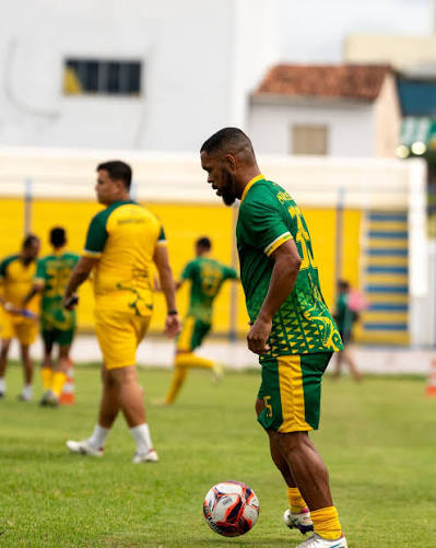 Jogadores do Barreiras FC treinam no centro de treinamento antes da partida contra o SSA FC pelo Campeonato Baiano Série B.