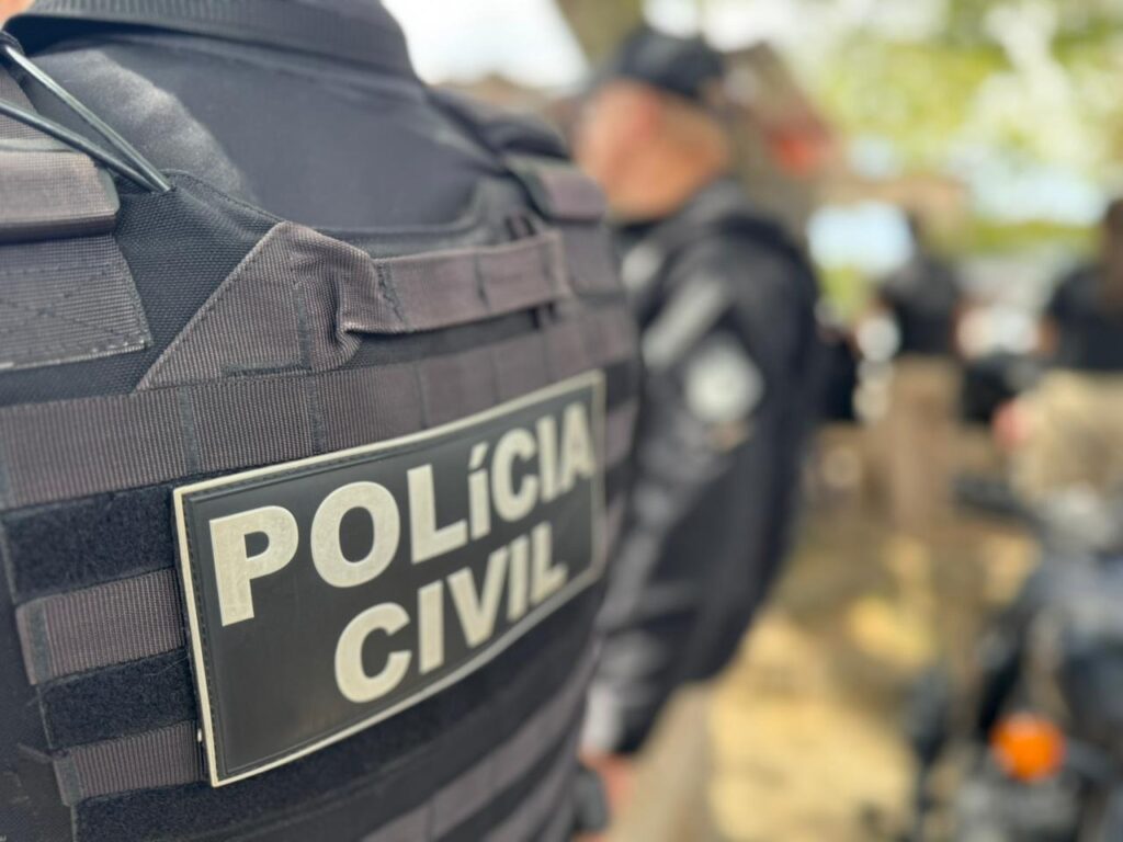 Viatura da Polícia Civil da Bahia durante operação que resultou na prisão de um investigado por duplo homicídio em Bom Jesus da Lapa, no oeste da Bahia.