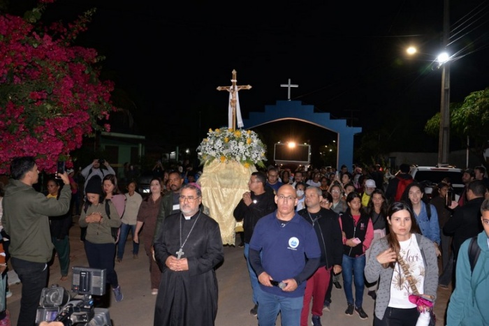 Romeiros participam da Romaria do Senhor dos Aflitos durante caminhada e celebrações no povoado do Cantinho, em Barreiras.