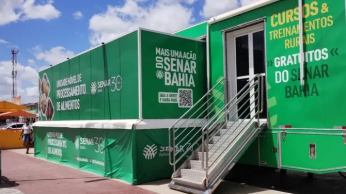 Carreta Escola do Senar Bahia preparada para oferecer cursos gratuitos durante a AgroFormosa 2026 em Formosa do Rio Preto.