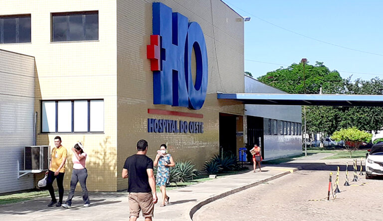 Card das Obras Sociais Irmã Dulce divulgando vaga para administrador no Hospital do Oeste, em Barreiras, com requisitos, habilidades, carga horária e forma de inscrição.
