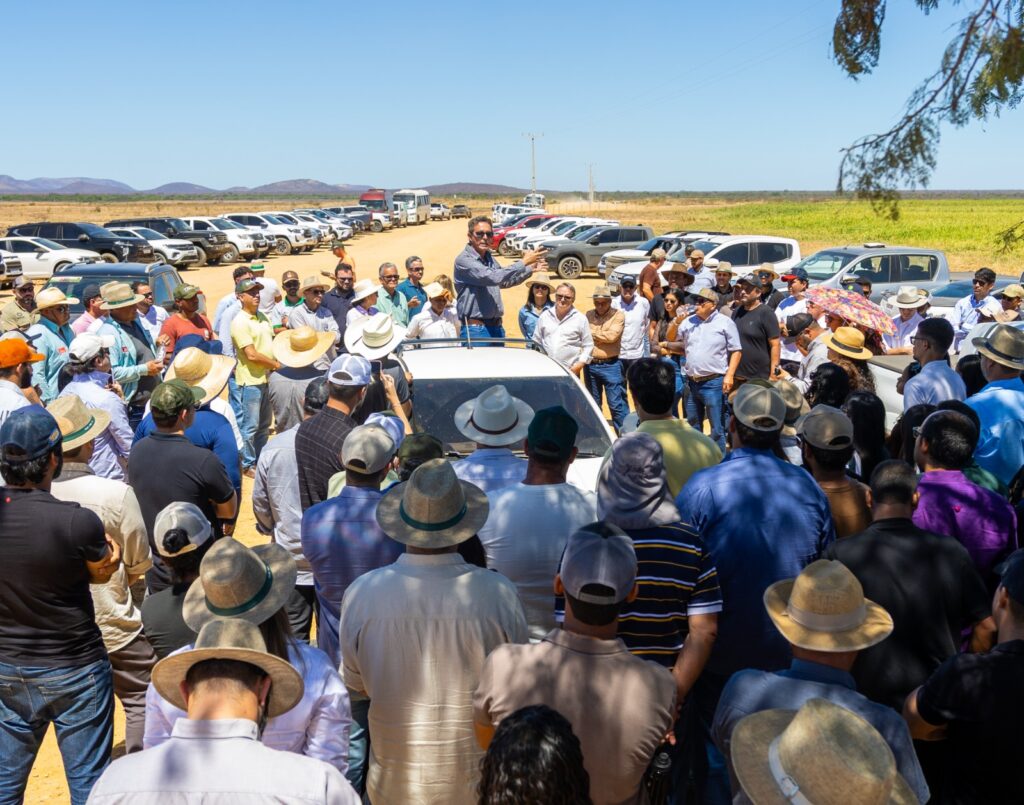 Participantes do 1º Seminário de Pecuária durante a programação da Barra AgroShow 2026, em Barra, na Bahia.
