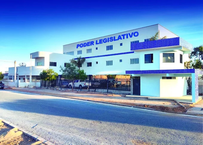 Concurso público da Câmara Municipal de Seabra oferece vagas para diferentes níveis de escolaridade e salários de até R$ 5 mil.