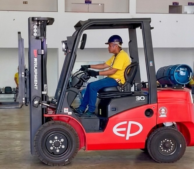 Participantes do curso de Operação e Manutenção de Empilhadeira promovido pela Abapa em Luís Eduardo Magalhães.