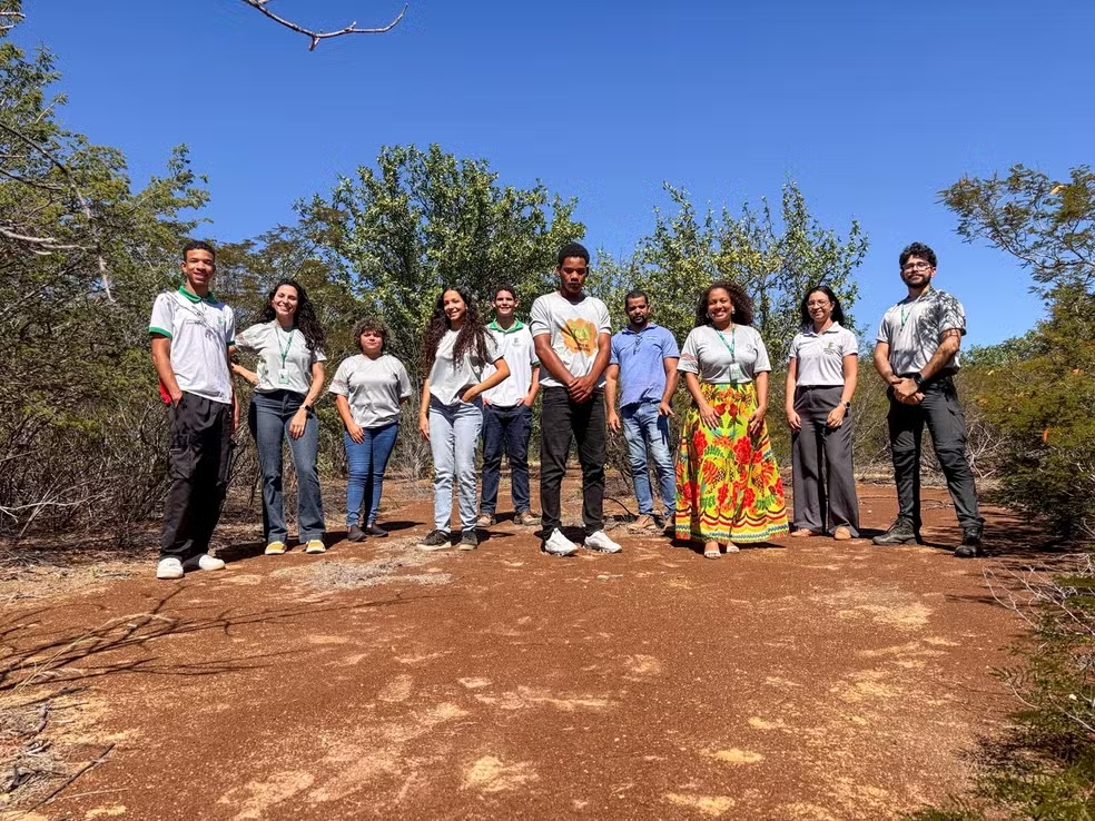 Estudante Cassiano Santos da Conceição durante descoberta de sítio arqueológico com pinturas rupestres em Xique-Xique, na Bahia.