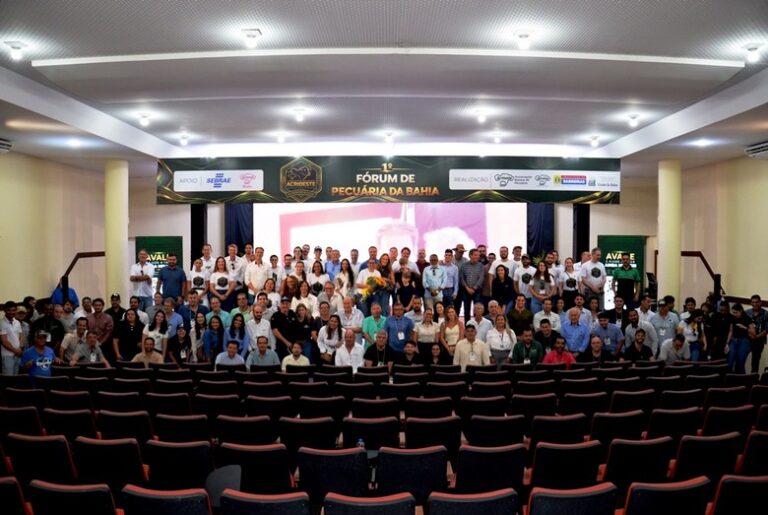 Participantes do 1º Fórum de Pecuária da Bahia durante programação realizada em Barreiras, no Oeste da Bahia.