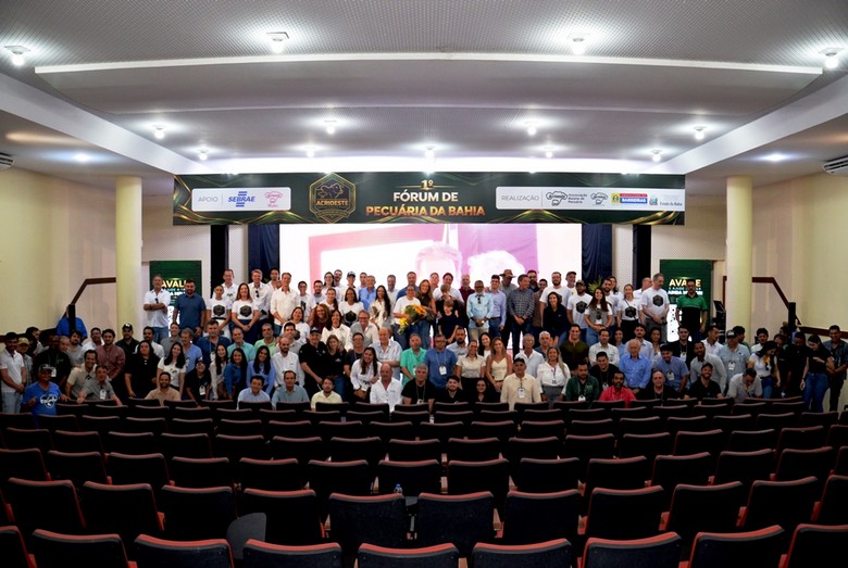 Participantes do 1º Fórum de Pecuária da Bahia durante programação realizada em Barreiras, no Oeste da Bahia.