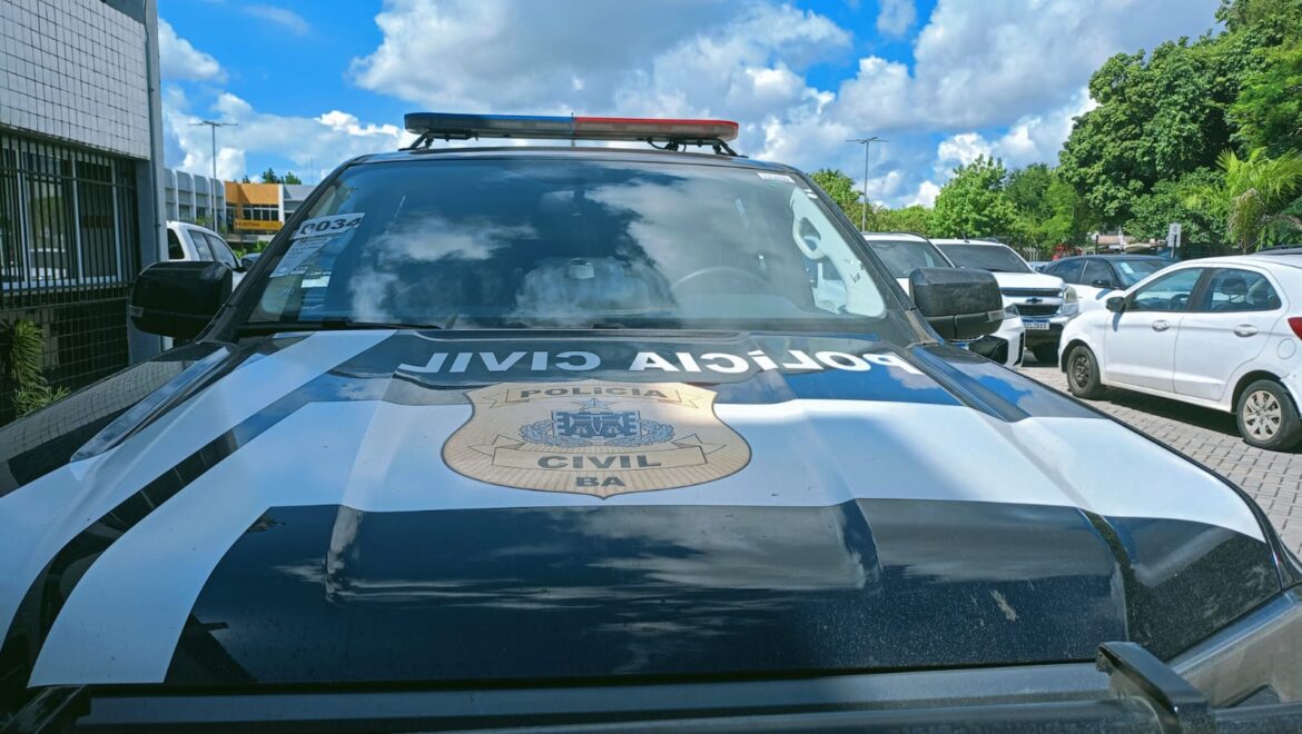 Polícia Civil prende caminhoneiro de 44 anos investigado por simular o roubo de uma carga com 70 toneladas de milho.