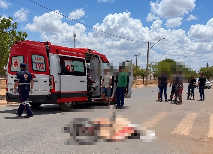 Caminhão betoneira envolvido em acidente que matou uma criança em Luís Eduardo Magalhães, no oeste da Bahia.