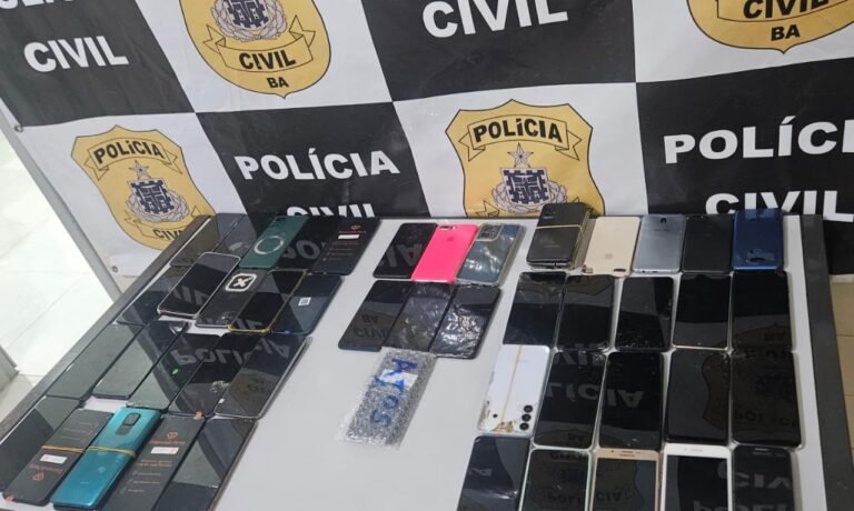Polícia Civil apreende cerca de 100 celulares durante operação realizada em bairros de Barreiras, no Oeste da Bahia.
