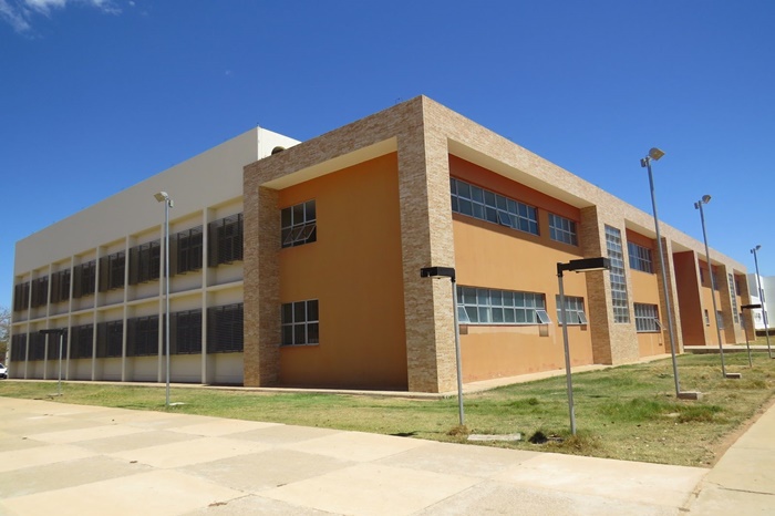Universidade Federal do Oeste da Bahia oferece vagas para Mestrado Profissional em Matemática em Barreiras.