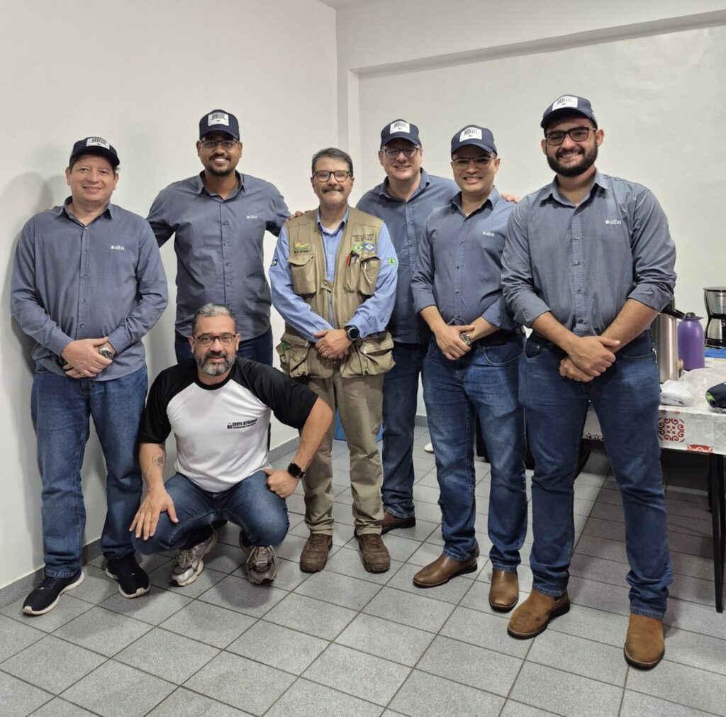 Técnicos da Aiba participam de curso de habilitação para classificação de sorgo em Santos, São Paulo.