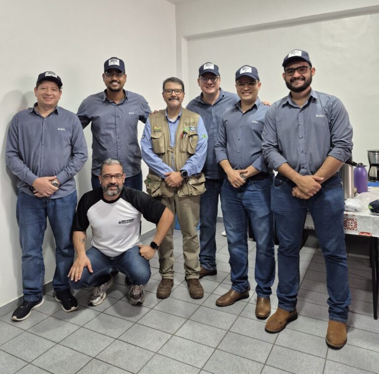 Técnicos da Aiba participam de curso de habilitação para classificação de sorgo em Santos, São Paulo.