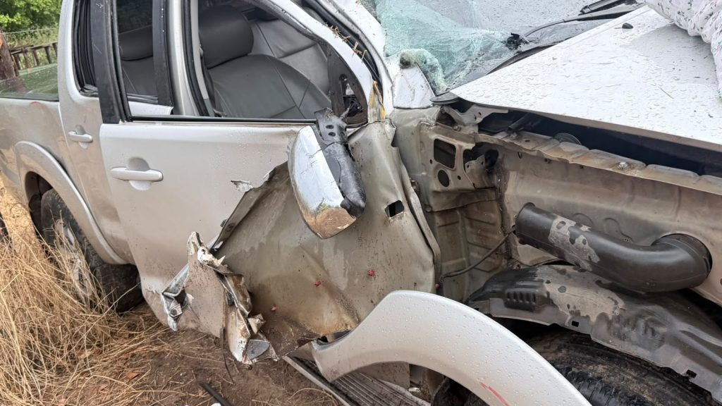Acidente na BR-242, na altura da comunidade do Cipó, em Muquém do São Francisco, no oeste da Bahia.