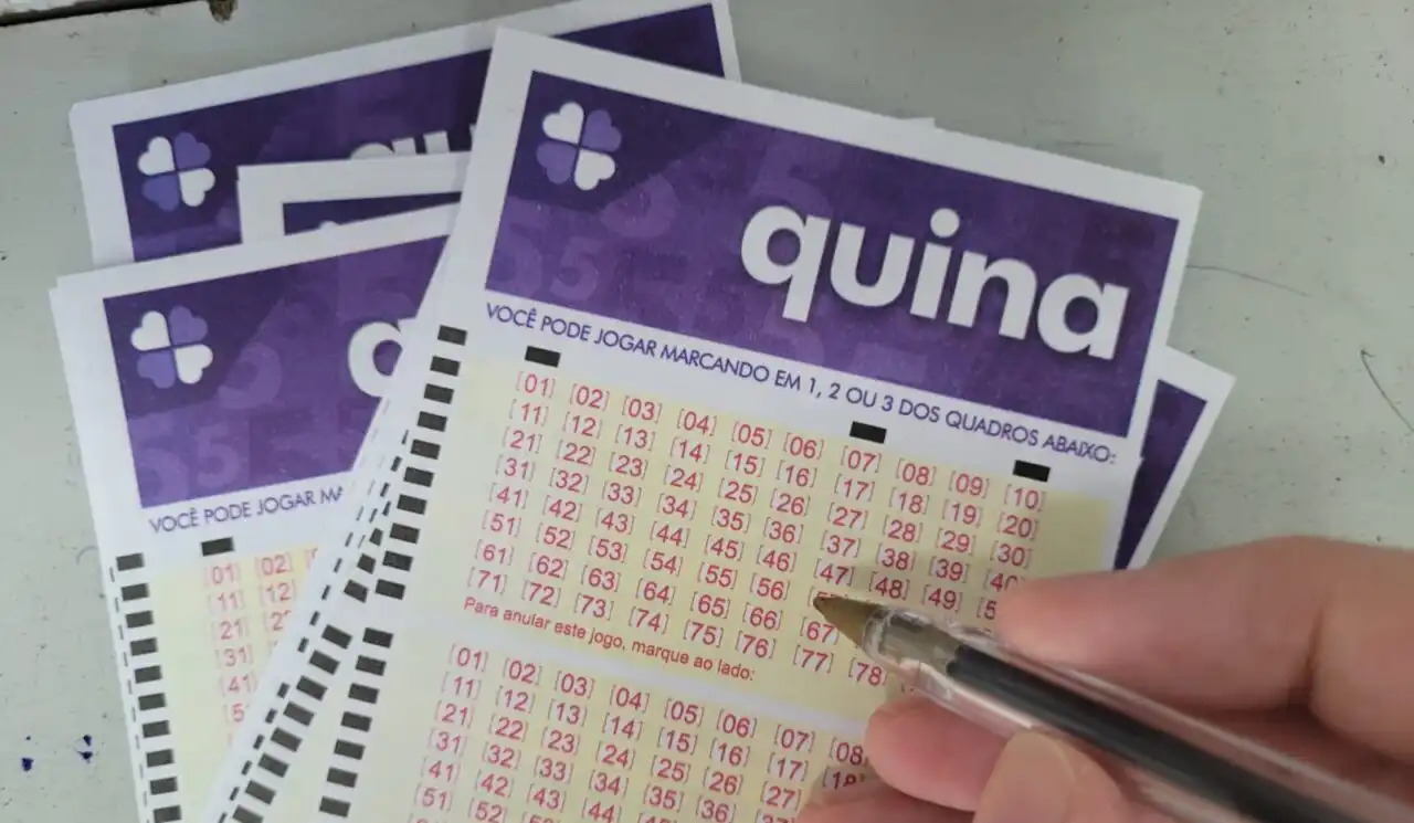 Bilhete da Quina, loteria da Caixa, com destaque para aposta premiada em Formosa do Rio Preto, no Oeste da Bahia.