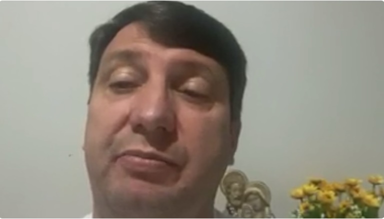 Ex-prefeito de Cocos, Marcelo de Souza Emerenciano, foi multado pelo TCM-BA por irregularidades em contratos de transporte escolar e limpeza urbana.
