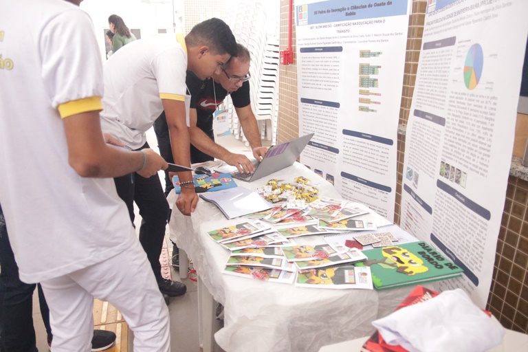 Divulgação da IV Feira de Inovação e Ciências do Oeste da Bahia, evento gratuito realizado no campus da UFOB em Barreiras.
