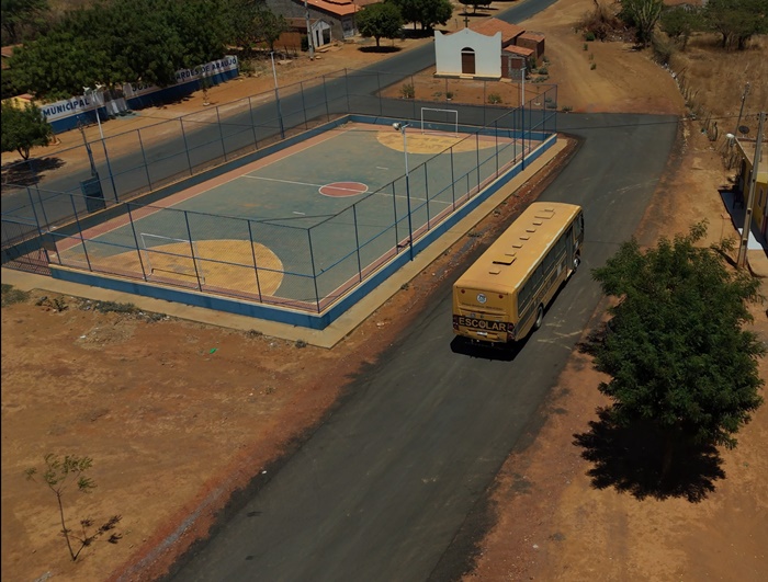 Obras de pavimentação asfáltica em municípios do Oeste da Bahia realizadas com investimentos da Codevasf.